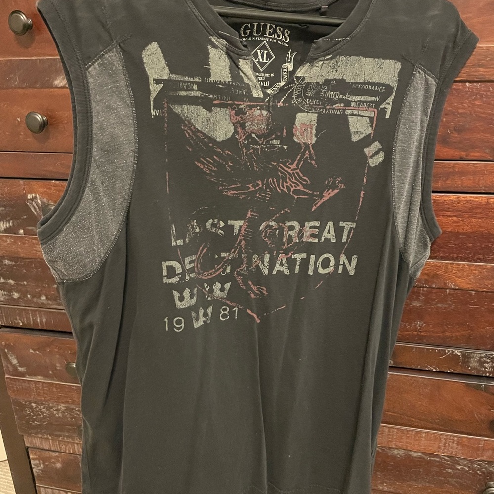 Guess sleeveless shirt (black)